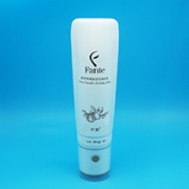 New style cosmetic facial cleanser plastic tube with vibrating silicone brush applicator