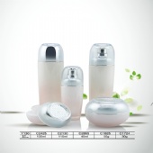 New Design 30ml & 50ml Cosmetic Empty Glass Bottle For Sales